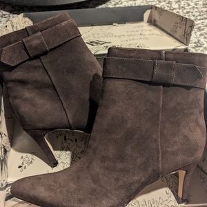 Banana Republic | NWT | Chic Brown Suede Heeled Boots |